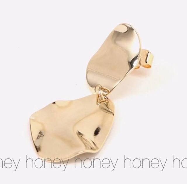 セール●定価1,639円●moussyマウジー【新品】アシンメトリーピアス●ゴールド < ブランド  セール●定価1,639円●moussyマウジー【新品】アシンメトリーピアス●ゴールド < ブランドの