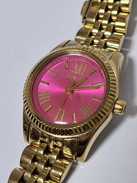 マイケル・コース クォーツレディース用 動作確認済み!。 < 女性アクセサリー/時計  マイケル・コース クォーツレディース用 動作確認済み!。  < 女性アクセサリー/時計の