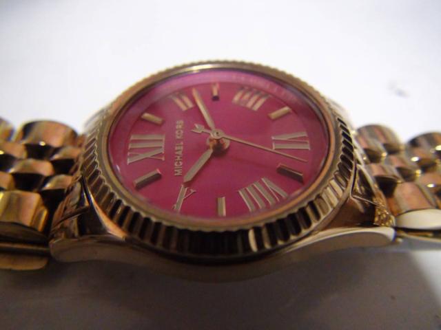 マイケル・コース クォーツレディース用 動作確認済み!。 < 女性アクセサリー/時計  マイケル・コース クォーツレディース用 動作確認済み!。 < 女性アクセサリー/時計の