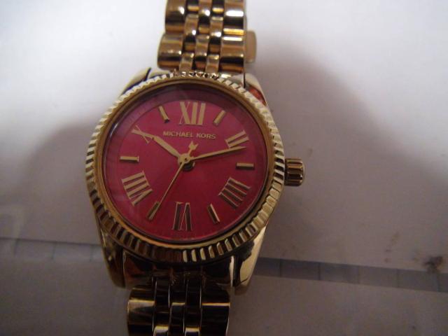 マイケル・コース クォーツレディース用 動作確認済み!。 < 女性アクセサリー/時計  マイケル・コース クォーツレディース用 動作確認済み!。 < 女性アクセサリー/時計の