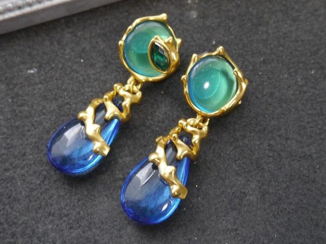 新品 アンティーク調アクアカラーゴシックピアス < 女性アクセサリー/時計 新品 アンティーク調アクアカラーゴシックピアス < 女性アクセサリー/時計の