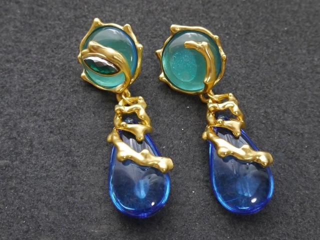 新品 アンティーク調アクアカラーゴシックピアス < 女性アクセサリー/時計 新品 アンティーク調アクアカラーゴシックピアス < 女性アクセサリー/時計の