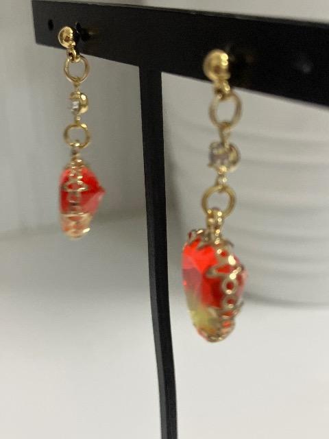 ハンドメイド ハートのグラデーションチャームを使用したピアス < 女性ファッション  ハンドメイド ハートのグラデーションチャームを使用したピアス < 女性ファッションの