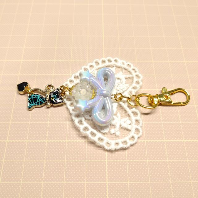 ハンドメイド☆キーホルダー☆モチーフレース☆猫チャーム☆ブルーリボン < 女性ファッション ハンドメイド☆キーホルダー☆モチーフレース☆猫チャーム☆ブルーリボン < 女性ファッションの