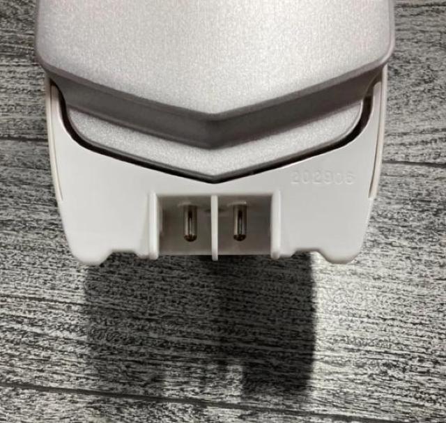 日立 スチームアイロン コードレス 高温・中温スチーム ケース付き CSI-305 S プラチナ < 家電/AV 日立 スチームアイロン コードレス 高温・中温スチーム ケース付き CSI-305 S プラチナ < 家電/AVの