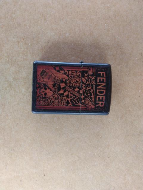 FENDER ZIPPO Õi   jt@bV 