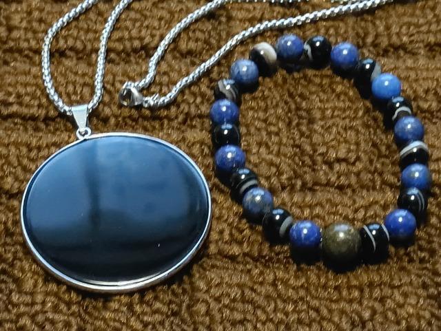 ��_���ł��B���͂Ȗ������p���[�Q�_�@�l�b�N���X�ƃu���X�̃Z�b�g�ł��B�u���E�́v �� �����A�N�Z�T���[/���v�� 