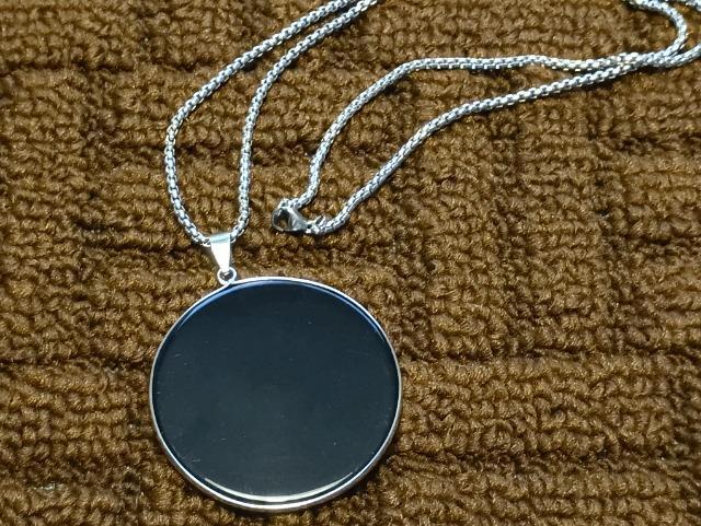 ��_���ł��B���͂Ȗ������p���[�Q�_�@�l�b�N���X�ƃu���X�̃Z�b�g�ł��B�u���E�́v �� �����A�N�Z�T���[/���v�� 