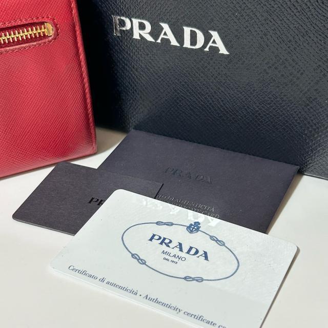 PRADA �v���_ �T�t�B�A�[�m���U�[ �����z ���b�h �� �M�������e�B�t�� �� �u�����h�� 