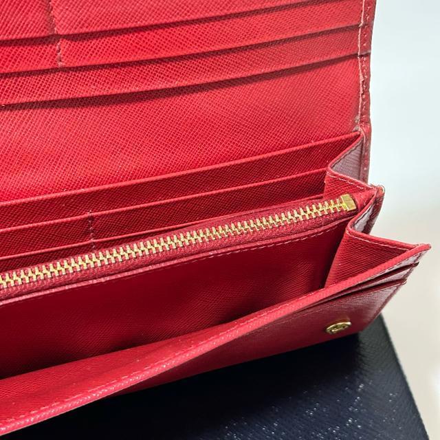 PRADA �v���_ �T�t�B�A�[�m���U�[ �����z ���b�h �� �M�������e�B�t�� �� �u�����h�� 