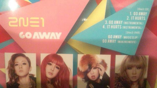 激安!超レア!☆2NE1/GO AWAY☆初回限定盤/CD+DVD☆超美品! < タレントグッズ  激安!超レア!☆2NE1/GO AWAY☆初回限定盤/CD+DVD☆超美品! < タレントグッズの