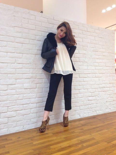 Rady☆フォックスファー☆ショートダウンコート☆ブラック☆新品同様 < ブランド Rady☆フォックスファー☆ショートダウンコート☆ブラック☆新品同様 < ブランドの