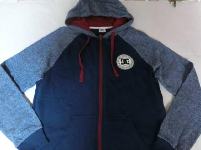 USA購入 ボーダー系【DC SHOES】フルジップパーカーUS XL青2色系 < 男性ファッション  USA購入 ボーダー系【DC SHOES】フルジップパーカーUS XL青2色系  < 男性ファッションの