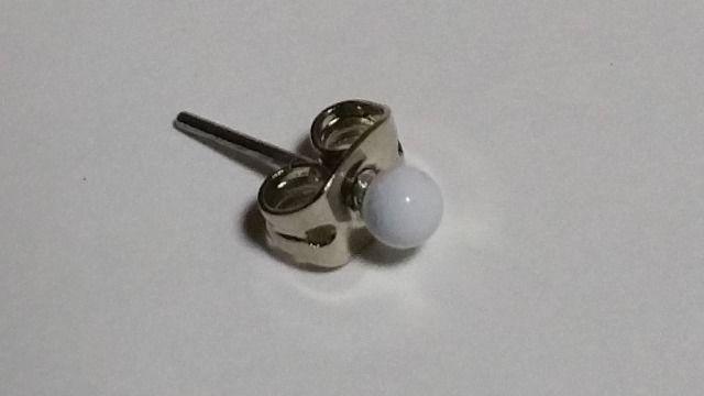 送料無料/直径3ミリ/ホワイトボールピアス片耳用 < 男性アクセサリー/時計 送料無料/直径3ミリ/ホワイトボールピアス片耳用 < 男性アクセサリー/時計の