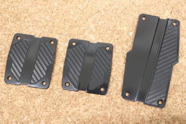 汎用カーボン調アルミペダル MT用 ブラックXカーボン < 自動車/バイク 汎用カーボン調アルミペダル MT用 ブラックXカーボン < 自動車/バイク