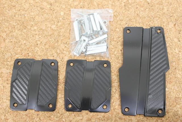 汎用カーボン調アルミペダル MT用 ブラックXカーボン < 自動車/バイク 汎用カーボン調アルミペダル MT用 ブラックXカーボン < 自動車/バイク