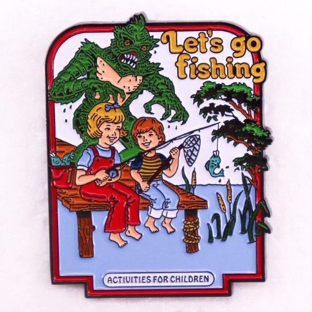 新品 釣りを楽しむ子供たちの背後に忍び寄る半魚人 ピンズ ピンバッジ ピンブローチ < 男性アクセサリー/時計  新品 釣りを楽しむ子供たちの背後に忍び寄る半魚人 ピンズ ピンバッジ ピンブローチ  < 男性アクセサリー/時計の