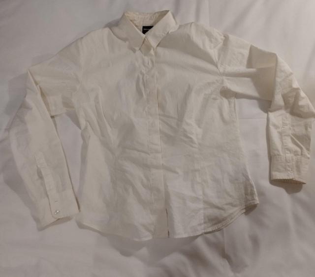 ユニクロ 白 ジャストフィットシャツ M < 女性ファッション  ユニクロ 白 ジャストフィットシャツ M < 女性ファッションの