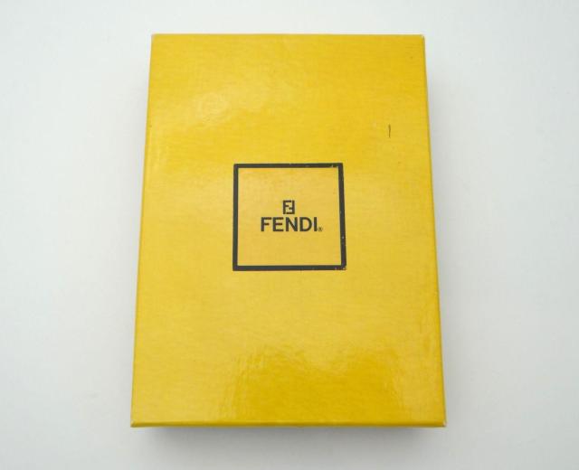 FENDI フェンディ ペカン柄 PVCキャンバス×レザー 手帳カバー マルチカバー<美品>【送料無料】 < ブランド  FENDI フェンディ ペカン柄 PVCキャンバス×レザー 手帳カバー マルチカバー<美品>【送料無料】 < ブランドの