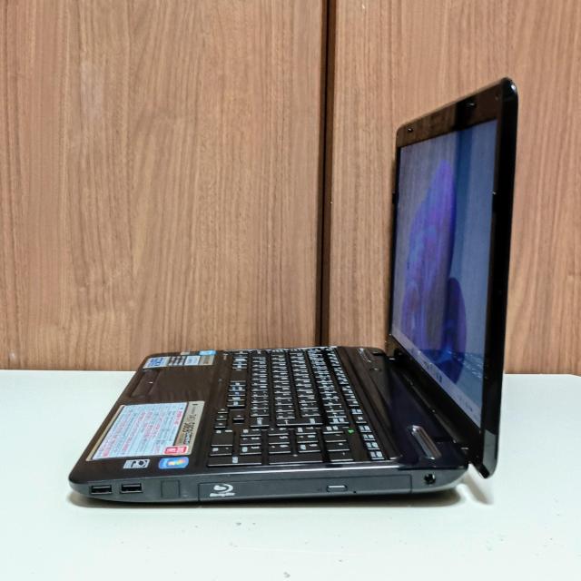 TOSHIBA dynabook Corei7 ������8GB �V�iSSD256GB �u���[���C Web�J���� Windows11 �� PC�{��/���Ӌ@��� 