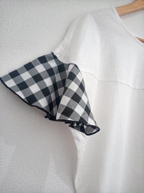 シンプリシテェ◆袖 チェックフリル ゆったり ホワイト Tシャツ < 女性ファッション  シンプリシテェ◆袖 チェックフリル ゆったり ホワイト Tシャツ < 女性ファッションの