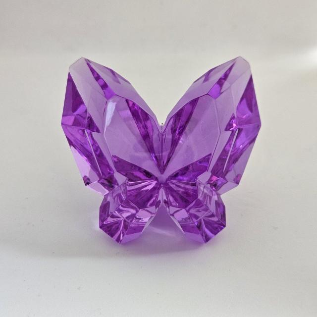 新品*アクリルアイス*蝶々*クリスタル*フィギュア*紫*クリア*バタフライ < インテリア/ライフ 新品*アクリルアイス*蝶々*クリスタル*フィギュア*紫*クリア*バタフライ < インテリア/ライフの