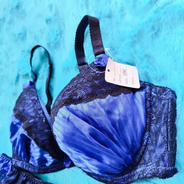 激Sexy。。。F80×L。。サテン調ストライプ柄ブラジャー&ショーツ3点セット。。。Tバック。大きいサイズグラマー < 女性ファッション  激Sexy。。。F80×L。。サテン調ストライプ柄ブラジャー&ショーツ3点セット。。。Tバック。大きいサイズグラマー < 女性ファッションの