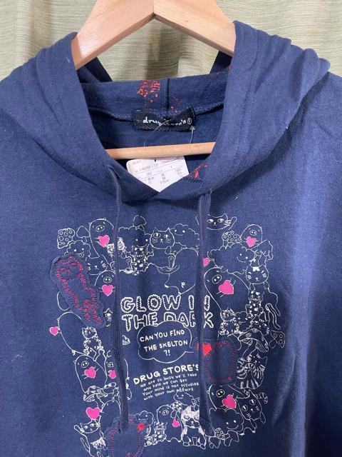 drug store's ドラッグストアーズ 長袖パーカーワッペン フリーサイズ メンズL プルオーバーパーカー ネイビー < ブランド drug store's ドラッグストアーズ 長袖パーカーワッペン フリーサイズ メンズL プルオーバーパーカー ネイビー < ブランドの