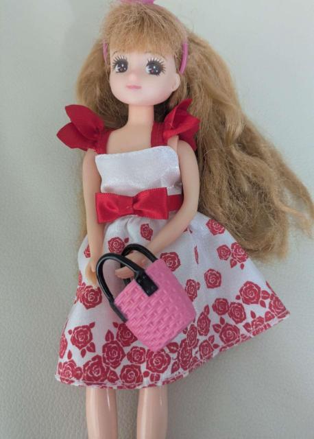 リカちゃん ブライス バービー などに! ドール用 ミニチュアかごバッグ ピンク ハンドル黒 < おもちゃ リカちゃん ブライス バービー などに! ドール用 ミニチュアかごバッグ ピンク ハンドル黒 < おもちゃの