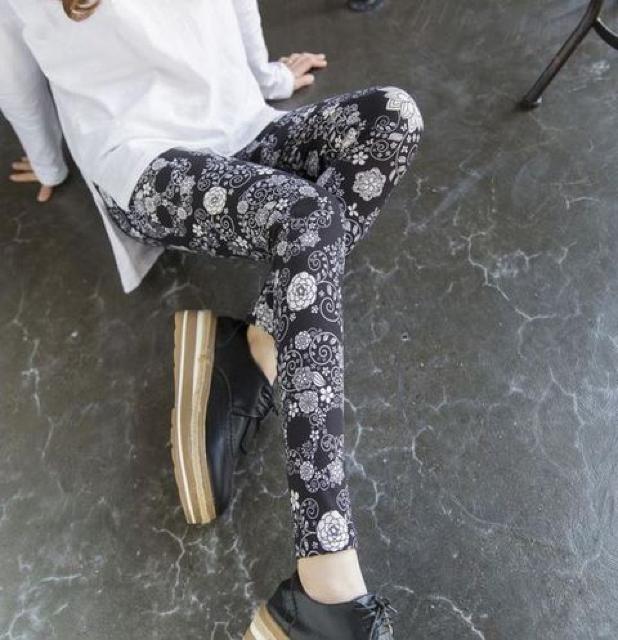 送料無料 レディース 和の花柄 プリント レギンス パンツ 花柄 ブラック レギパン < 女性ファッション  送料無料 レディース 和の花柄 プリント レギンス パンツ 花柄 ブラック レギパン < 女性ファッションの