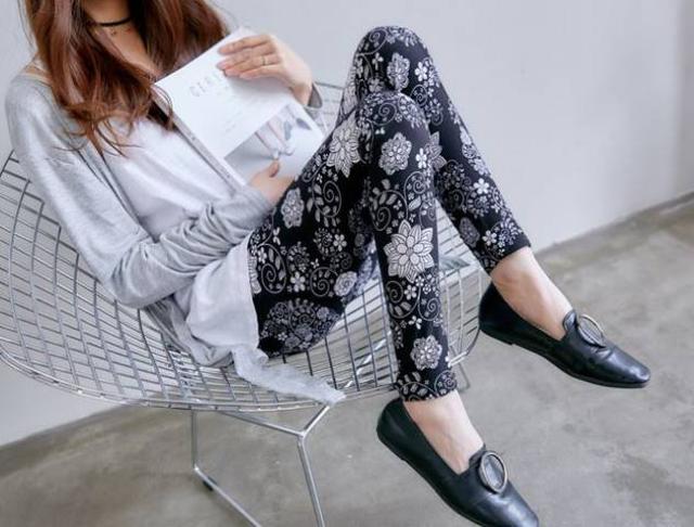 送料無料 レディース 和の花柄 プリント レギンス パンツ 花柄 ブラック レギパン < 女性ファッション  送料無料 レディース 和の花柄 プリント レギンス パンツ 花柄 ブラック レギパン < 女性ファッションの