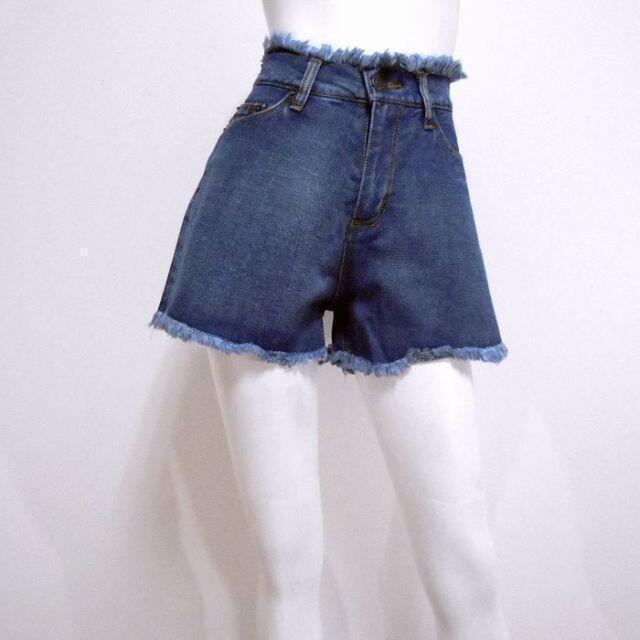 カットオフ デニムショートパンツ 新品タグあり < 女性ファッション  カットオフ デニムショートパンツ 新品タグあり  < 女性ファッションの