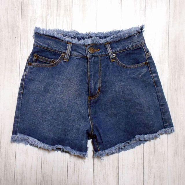カットオフ デニムショートパンツ 新品タグあり < 女性ファッション  カットオフ デニムショートパンツ 新品タグあり < 女性ファッションの