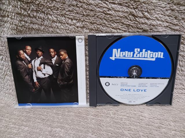 E^j[EGfBV^Ձ^ѕt^ONE LOVE^NEW  EDITION  CD/DVD/rfI 