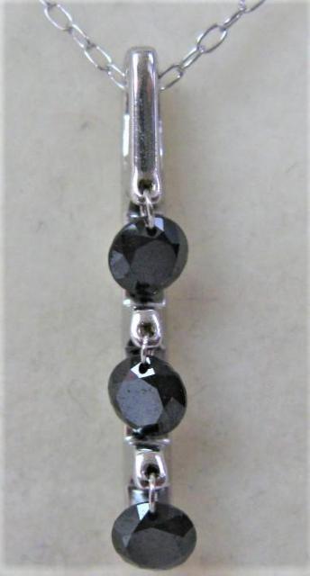 K18WG18金ホワイトゴールド ダンシング ブラックダイヤ 3ヶ 0.60ct < 女性アクセサリー/時計  K18WG18金ホワイトゴールド ダンシング ブラックダイヤ 3ヶ 0.60ct  < 女性アクセサリー/時計の