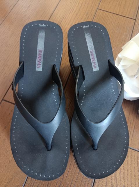 足長ビーチサンダル2足セット★役立つ白黒★美脚足長&身長アップ★安定ウエッジサンダル★ < 女性ファッション 足長ビーチサンダル2足セット★役立つ白黒★美脚足長&身長アップ★安定ウエッジサンダル★ < 女性ファッションの