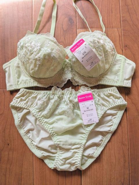 衣類 【A75/M】 < 女性ファッション 衣類 【A75/M】 < 女性ファッションの