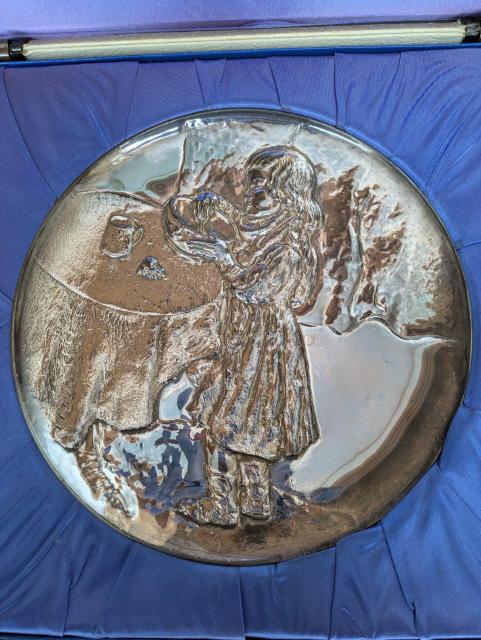 大特価!超貴重レア!ハミルトン・ミント ピカソ作「Le Gourmet」を模した純銀製打ち出しレリーフプレート 実測280gの出品 < ホビー 大特価!超貴重レア!ハミルトン・ミント ピカソ作「Le Gourmet」を模した純銀製打ち出しレリーフプレート 実測280gの出品 < ホビーの