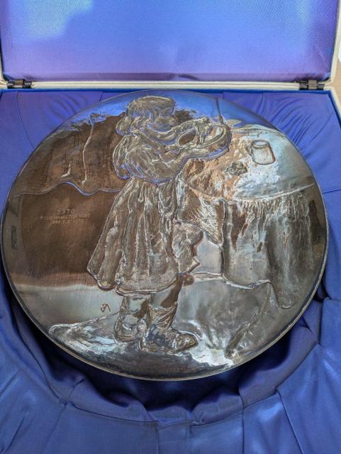 大特価!超貴重レア!ハミルトン・ミント ピカソ作「Le Gourmet」を模した純銀製打ち出しレリーフプレート 実測280gの出品 < ホビー 大特価!超貴重レア!ハミルトン・ミント ピカソ作「Le Gourmet」を模した純銀製打ち出しレリーフプレート 実測280gの出品 < ホビーの