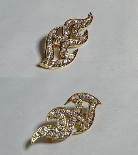 正規美 love&hateラブ&ヘイト ライトストーン装飾ファイヤーパターンブローチ 金フレアライン ラグジュアリーバッジ 付属有 < ブランド  正規美 love&hateラブ&ヘイト ライトストーン装飾ファイヤーパターンブローチ 金フレアライン ラグジュアリーバッジ 付属有 < ブランドの