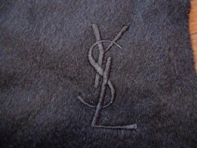 Yves Saint Laurent̍̃}t[E[POOC^A!B  uh 