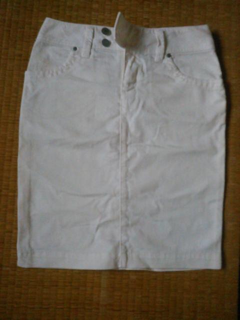 中古品 タイトスカート 白 デニム生地  < 女性ファッション  中古品 タイトスカート 白 デニム生地   < 女性ファッションの