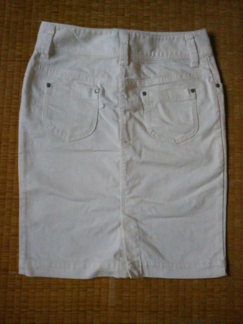 中古品 タイトスカート 白 デニム生地  < 女性ファッション  中古品 タイトスカート 白 デニム生地  < 女性ファッションの