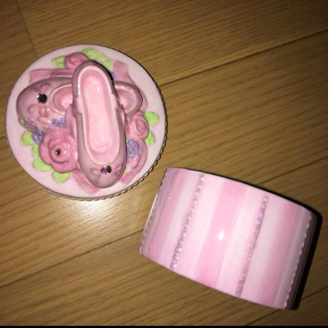 新品同様 チャコット シルビア バレエ トゥシューズ 陶器小物入れ バレリーナ < ブランド 新品同様 チャコット シルビア バレエ トゥシューズ 陶器小物入れ バレリーナ < ブランドの