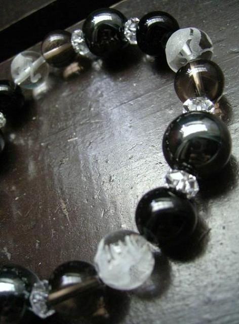 *風水四神*ヘマタイトxオニキスx煙水晶ブレスレット < 女性アクセサリー/時計 *風水四神*ヘマタイトxオニキスx煙水晶ブレスレット < 女性アクセサリー/時計の