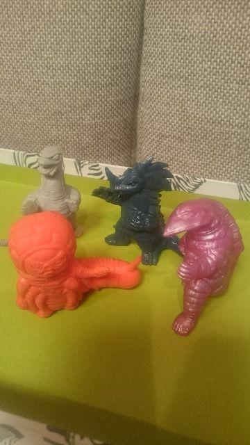 貴重!当時モノ ウルトラマン 怪獣消しゴム 中サイズ!4体セット 正規品! < ホビー 貴重!当時モノ ウルトラマン 怪獣消しゴム 中サイズ!4体セット 正規品! < ホビーの