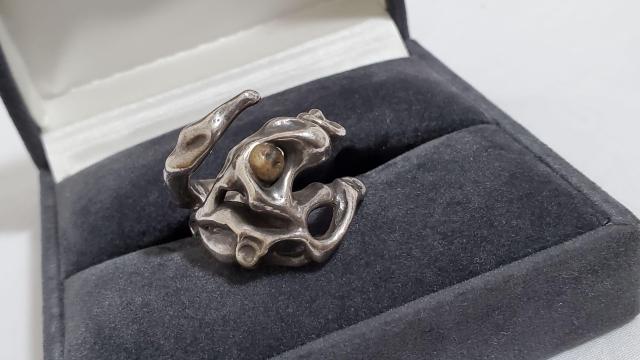 正規良 レア タウジャン Pulse ワイドリング ブラスハートオープンラインバンド SVゴシックアート 脈 指輪 18号 ガクト < 男性アクセサリー/時計  正規良 レア タウジャン Pulse ワイドリング ブラスハートオープンラインバンド SVゴシックアート 脈 指輪 18号 ガクト  < 男性アクセサリー/時計の