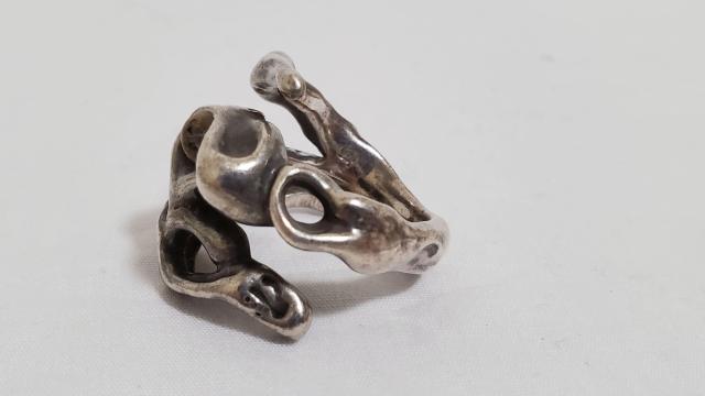 正規良 レア タウジャン Pulse ワイドリング ブラスハートオープンラインバンド SVゴシックアート 脈 指輪 18号 ガクト < 男性アクセサリー/時計  正規良 レア タウジャン Pulse ワイドリング ブラスハートオープンラインバンド SVゴシックアート 脈 指輪 18号 ガクト < 男性アクセサリー/時計の