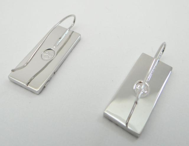 Christian Dior ディオール D69394 トロッター プレート ピアス レッド<美品>【送料無料】 < ブランド Christian Dior ディオール D69394 トロッター プレート ピアス レッド<美品>【送料無料】 < ブランドの