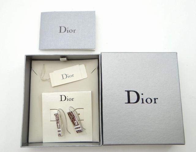 Christian Dior ディオール D69394 トロッター プレート ピアス レッド<美品>【送料無料】 < ブランド Christian Dior ディオール D69394 トロッター プレート ピアス レッド<美品>【送料無料】 < ブランドの